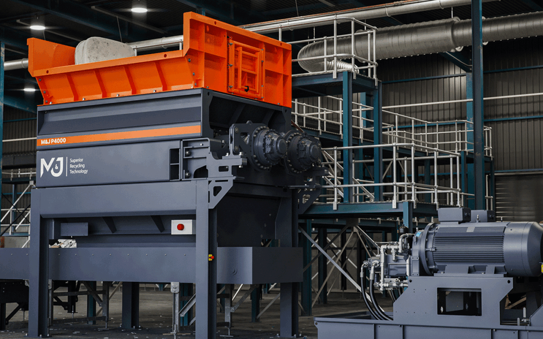 M&J P4000 hydraulic pre-shredder